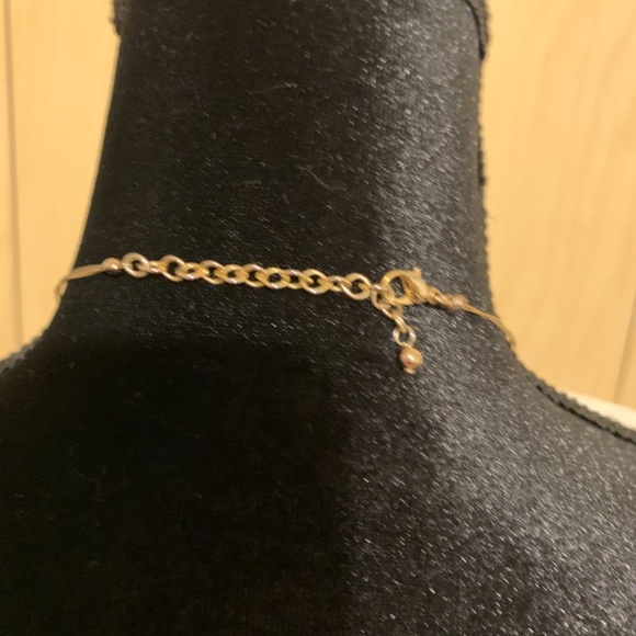 Gold beaded necklace - Picture 5 of 5